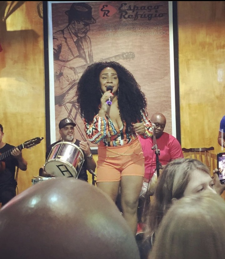 A voz negra de Paula Iziz e Bandasaladkza