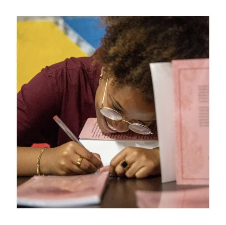 Marginalizando O Amor, Estudando Jéssica Campos